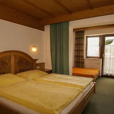 Winkler Apartment *